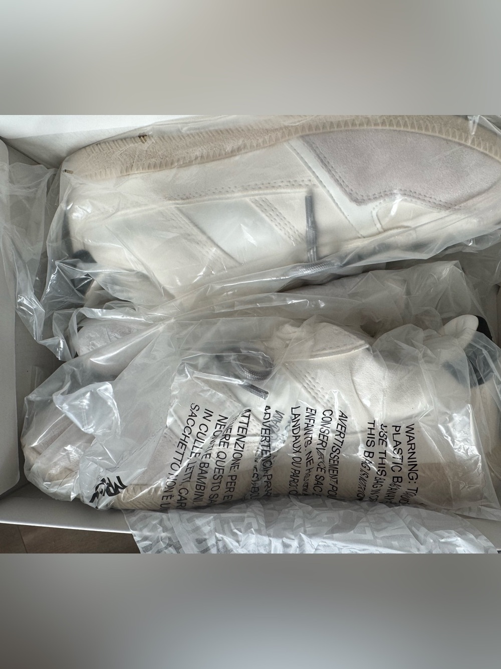 Steve Madden Sporty White Classic White Size 9 NWT - Picture 8 of 9